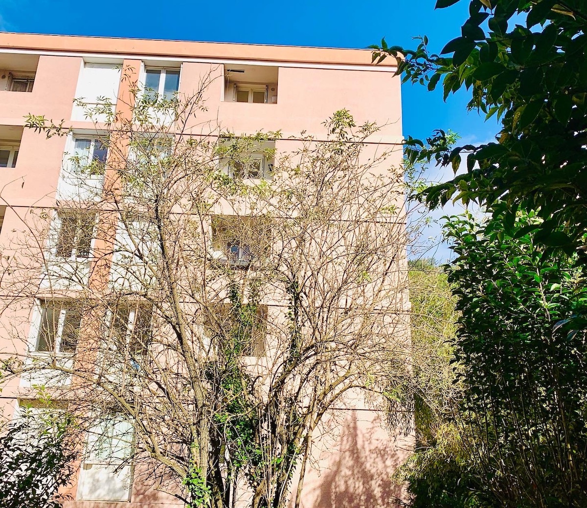 Appartement 5 pièces double balcon en dernier étage Lyon 9e