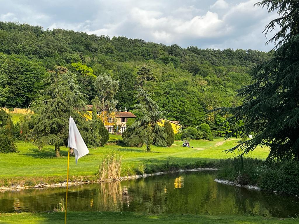 Rare ! Propriété sur le golf d’Albon-Senaud avec maison 19e rénovée, piscine, écurie…